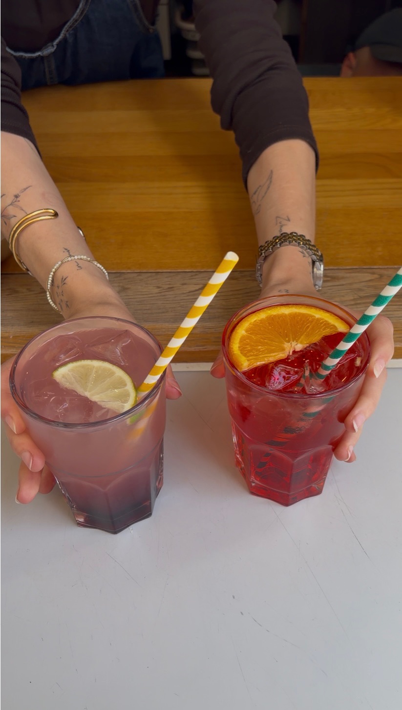 Longdrinks im Café August